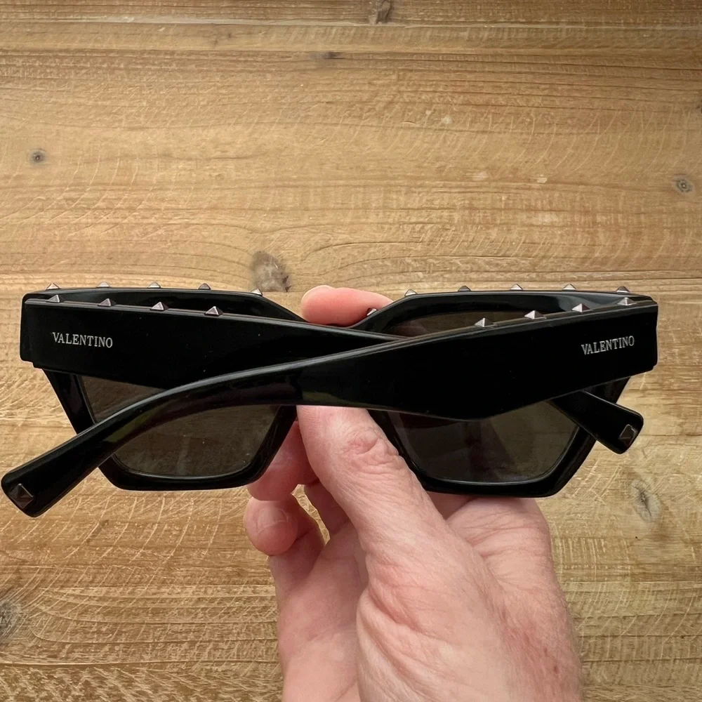 Valentino 53mm Rockstud Cat Eye Sunglasses in Black New - Picture 10 of 12